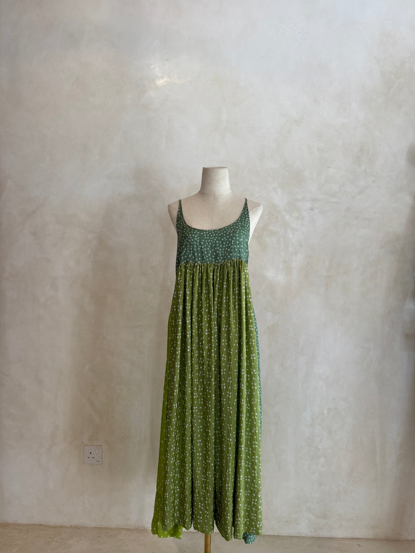 Injiri silk shibori dress