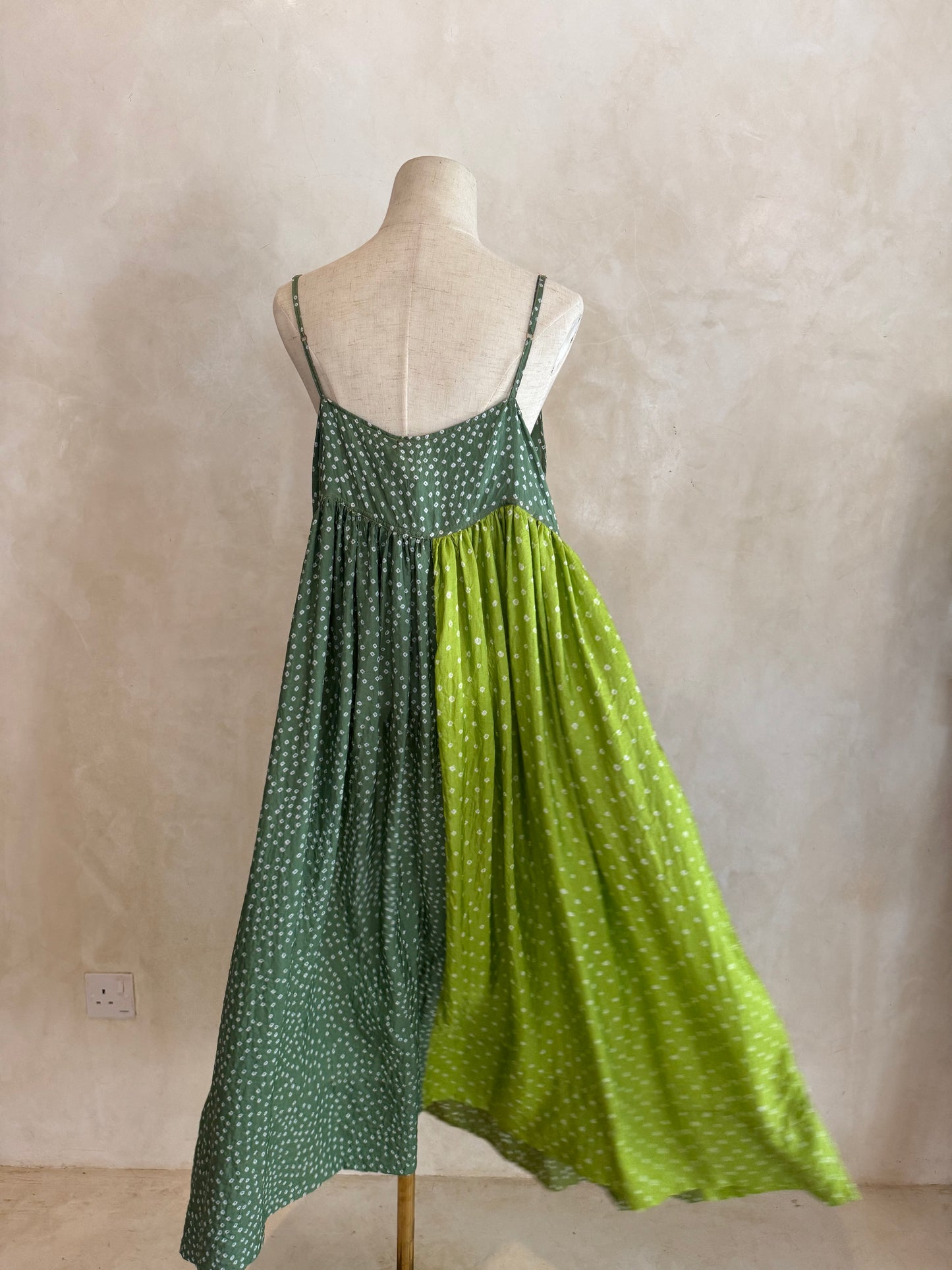 Injiri silk shibori dress