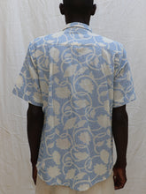 Load image into Gallery viewer, Blue floral motif shirt
